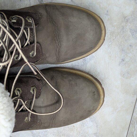 Timberland Teddy Fleece Fold Down Boots (women's 7) - Picture 8 of 11